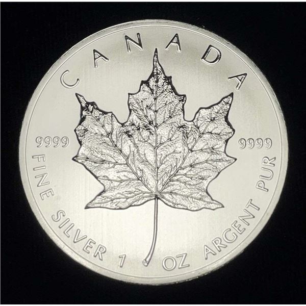 2013 Canada $5 Maple Leaf 1 ozt .9999 Silver