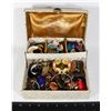 Image 1 : LOT OF VINTAGE JEWELRY IN JEWELRY BOX