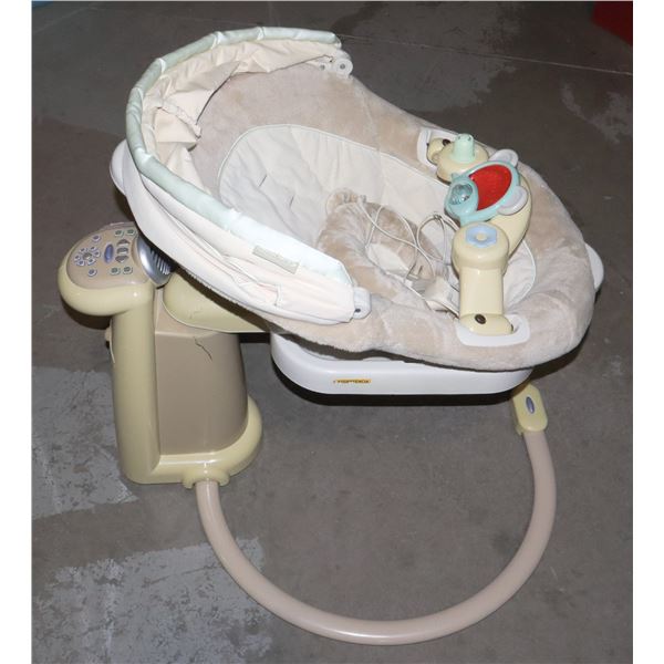 GRACO BABY SWING Graco baby swing