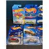 Image 2 : Lot of 10 Assorted Hot Wheels Toys