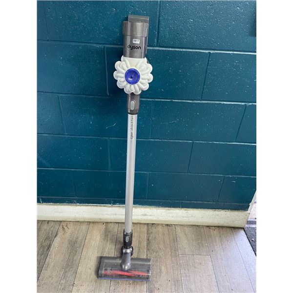 Lot of 1 Dyson Handheld/Stick Vacuum - Used