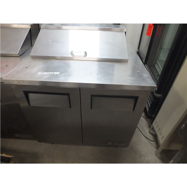 2 Door True Restaurant Line/ Prep Table