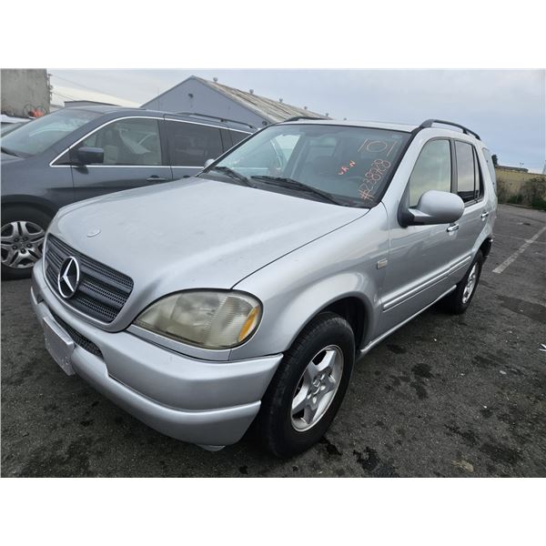 2001 Mercedes M Class Suvnull