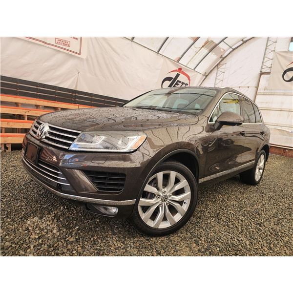 C6F -- 2016 VOLKSWAGEN TOUAREG , BROWN, 171,616 KM