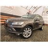 Image 1 : C6F -- 2016 VOLKSWAGEN TOUAREG , BROWN, 171,616 KM
