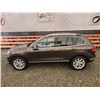 Image 24 : C6F -- 2016 VOLKSWAGEN TOUAREG , BROWN, 171,616 KM