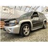 Image 2 : A10 --  2004 CHEVROLET TRAILBLAZER LS 4X4, Grey, 271560 KMS