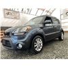 Image 2 : D1 --  2013 KIA SOUL + , Blue, 132948 KMS