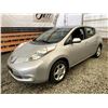 Image 3 : E2 --  2013 NISSAN LEAF S EV, Silver, 148631 KM