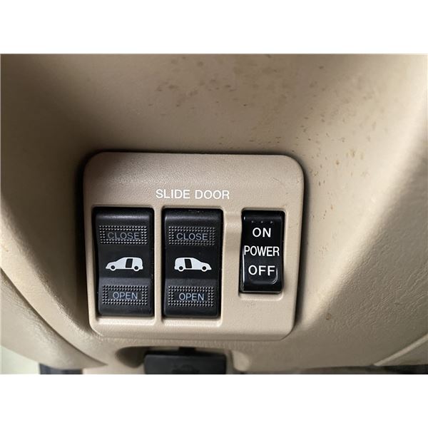 A12C -- 2004 MAZDA MPV, Brown, 306828 KM