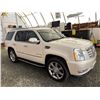 Image 10 : C6D --  2010 CADILLAC ESCALADE LUXURY 4X4, White, 264714 KM
