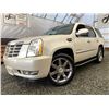 Image 1 : C6D --  2010 CADILLAC ESCALADE LUXURY 4X4, White, 264714 KM