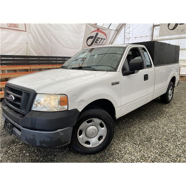 A5 --  2006 FORD F150, White, 158647 KM