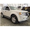 Image 8 : A8 --  2009 FORD ESCAPE XLT AWD, White, 259845 KM