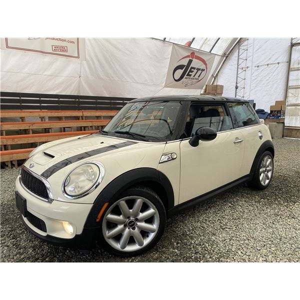 F6F -- 2007 MINI COOPER S, White, 80034 MILES