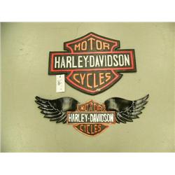 Lot of 2 Harley Davidson signs (1)