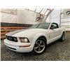 Image 1 : 0B --  2006 FORD MUSTANG , White, 80,010 KM
