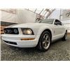 Image 2 : 0B --  2006 FORD MUSTANG , White, 80,010 KM
