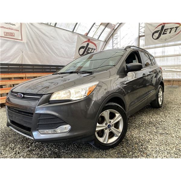 C6F --  2016 FORD ESCAPE SE AWD , Grey, 228303