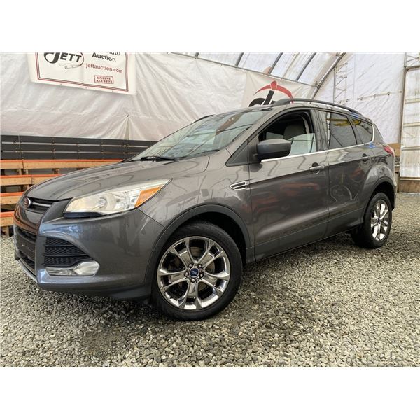 F6E --  2014 FORD ESCAPE SE SUV, GREY, 186,039 KMS