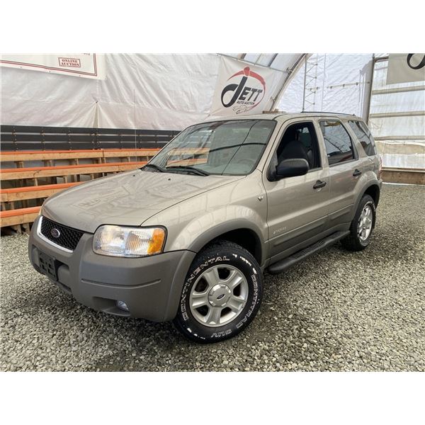 0Q --  2001 FORD ESCAPE XLT 4X4 , Silver, 54149 KM  "NO RESERVE" CHARITY