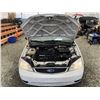 Image 32 : 0S --  2005 FORD FOCUS ZXW, White, 147101 KM, "No Reserve"  Charity