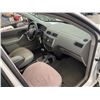 Image 37 : 0S --  2005 FORD FOCUS ZXW, White, 147101 KM, "No Reserve"  Charity