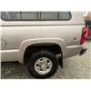 Image 25 : G1 --  2003 CHEVROLET SILVERADO 1500 HEAVY DUTY CREW CAB 4X4, Grey, 242,331 KM