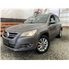 Image 1 : B6 --  2011 VW TIGUAN S AWD, Grey, 162,529 KM