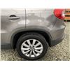 Image 25 : B6 --  2011 VW TIGUAN S AWD, Grey, 162,529 KM