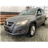 Image 2 : B6 --  2011 VW TIGUAN S AWD, Grey, 162,529 KM