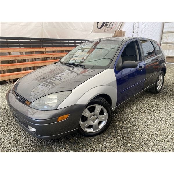 A12J --  2004 FORD FOCUS ZX5, Grey, 227468 KM