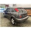 Image 21 : A12J --  2004 FORD FOCUS ZX5, Grey, 227468 KM