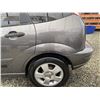 Image 25 : A12J --  2004 FORD FOCUS ZX5, Grey, 227468 KM