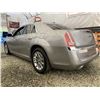 Image 20 : C6G --  2014 CHRYSLER 300C , Grey, 129737 KM