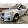 Image 1 : F6B --  2009 VW ROUTAN SE, Silver, 227282 KM