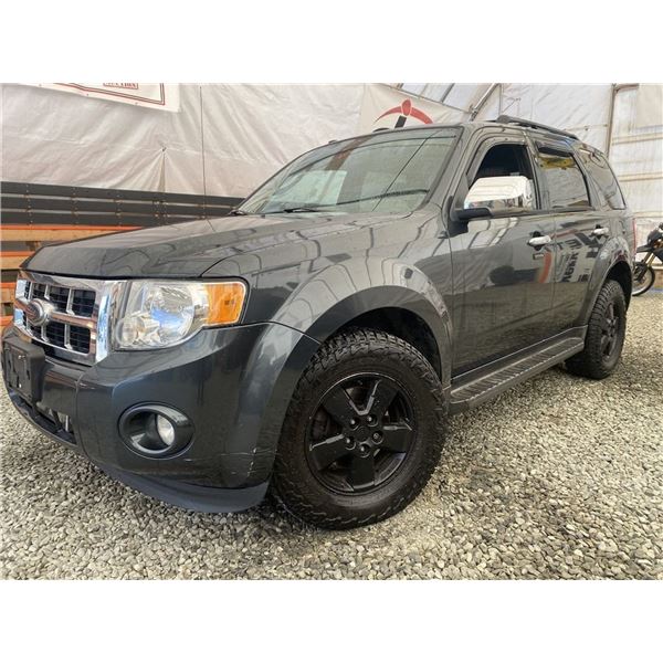 C6R --  2009 FORD ESCAPE XLT AWD, Black, 258802 KM