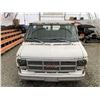 Image 6 : A9 --  1984 GMC VANDURA G1500, White, 247,662 Kms "NO RESERVE"