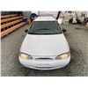 Image 7 : A12A --  1997 FORD ESCORT LX , White, 287,908 KM