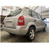 Image 14 : A12I --  2007 HYUNDAI TUCSON GLS, Silver, 236,933 KM "NO RESERVE"