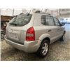 Image 15 : A12I --  2007 HYUNDAI TUCSON GLS, Silver, 236,933 KM "NO RESERVE"
