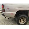 Image 25 : F6E --  2004 CHEVROLET SILVERADO 3500 CREW CAB 4X4 DUALLY, Silver, 205018 KM