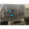 Image 44 : F6E --  2004 CHEVROLET SILVERADO 3500 CREW CAB 4X4 DUALLY, Silver, 205018 KM