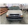 Image 7 : F6E --  2004 CHEVROLET SILVERADO 3500 CREW CAB 4X4 DUALLY, Silver, 205018 KM
