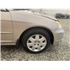 Image 29 : B6 --  2002 HONDA CIVIC, Gold, 121,005 KM