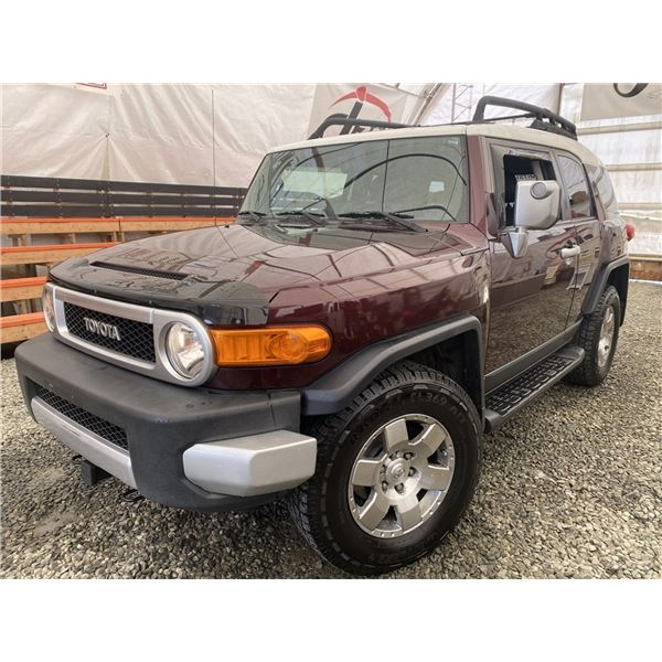 C6B --  2007 TOYOTA FJ CRUISER 4X4, Red, 151850 KMS