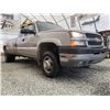 Image 8 : F4 --  2004 CHEVROLET SILVERADO 3500 CREW CAB 4X4 DUALLY, Silver, 205018 KM