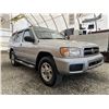 Image 8 : F6 --  2003 NISSAN PATHFINDER LE 4X4, Silver, 211280 KM