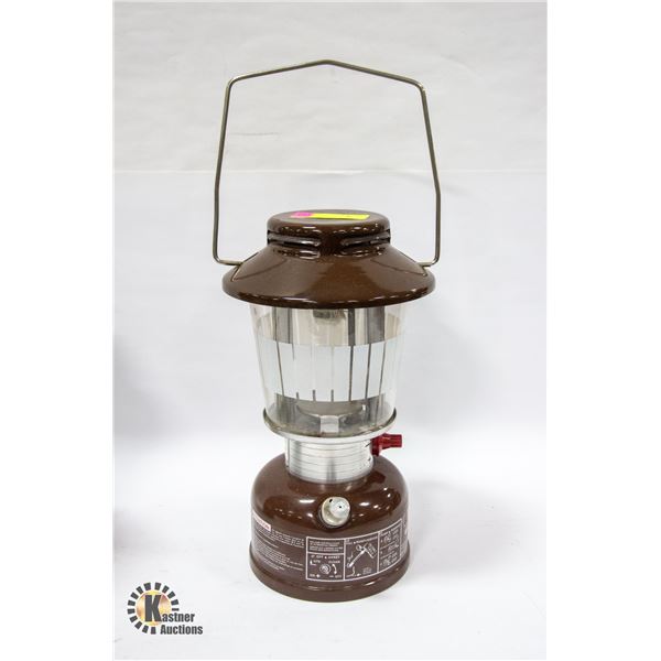 VINTAGE COLEMN 621B LANTERN.