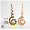 Image 1 : 2 TWISTED ABSTRACT ART GLASS ITEMS